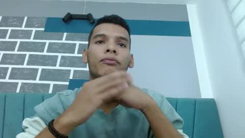 dante_black_1 online show from May 7, 11:50 am