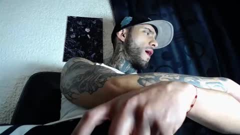 dante_d_angelo_ online show from October 18, 4:38 am