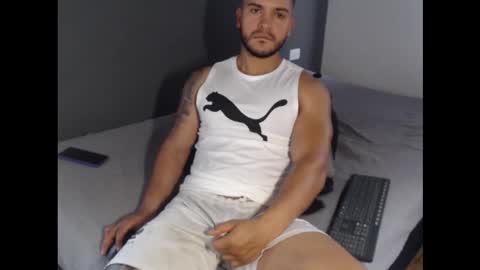Snapshot of dantebrown1 chatting on October 23, 2:07 pm dantebrown1 online show from October 23, 2:07 pm