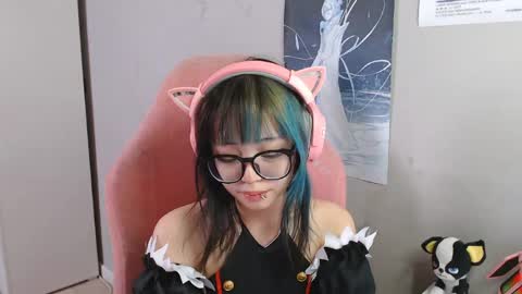 danyelleeyermann online show from April 29, 1:16 pm