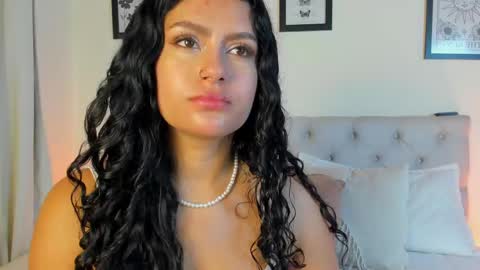 Antonella Mora online show from November 10, 12:52 pm