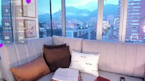 daphne_chers online show from February 13, 9:28 pm