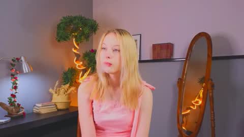 Kami online show from December 14, 2:51 am