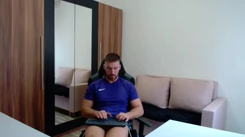 darius_94 online show from October 23, 1:12 pm