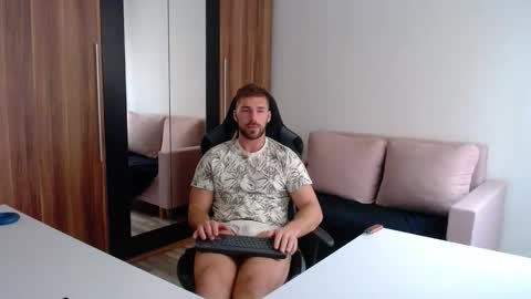 darius_94 online show from October 15, 8:04 am