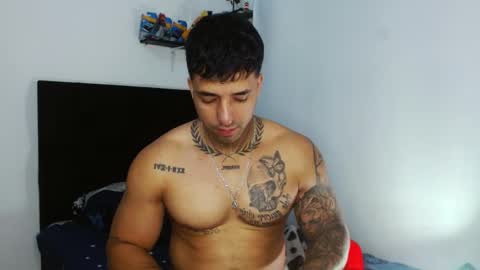 Darius Phoenix  online show from March 14, 8:35 pm