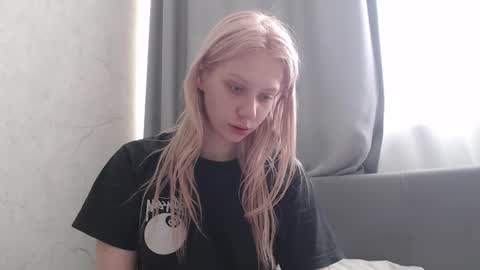 dark cherie  stacy online show from April 13, 8:51 am