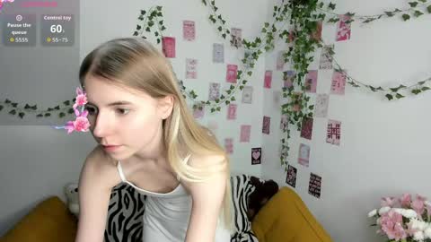 Ester online show from June 10, 11:53 am