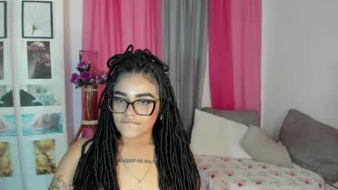 dark_flama online show from April 14, 2:37 am