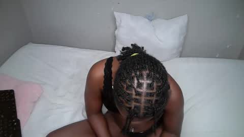 dark_lovly online show from November 9, 8:18 am