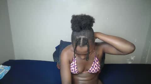 dark_lovly online show from March 2, 7:15 am