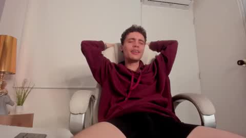 dark_sun333 online show from September 26, 1:13 am