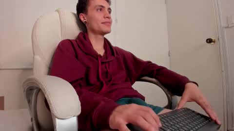 dark_sun333 online show from September 14, 12:35 am