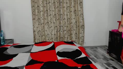 Leo  Bella online show from November 25, 9:46 pm