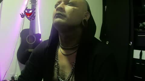 darkclothes online show from January 25, 11:34 am