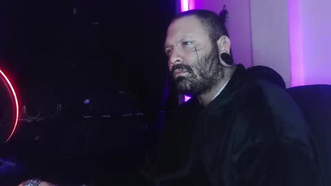 darkclothes online show from February 23, 4:39 am