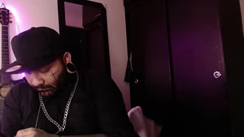 darkclothes online show from February 16, 11:38 am