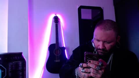 darkclothes online show from February 13, 12:00 pm