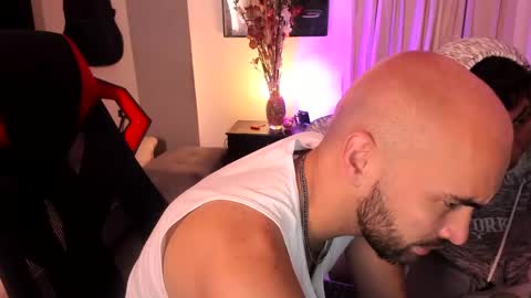 darkdesire_1 online show from March 1, 2:37 am