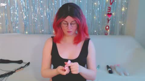 Kelly online show from February 10, 8:53 am