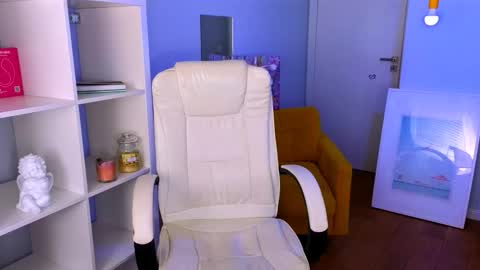 darkmoon____ online show from December 4, 3:44 pm