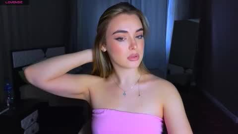 Darlina online show from December 20, 1:07 pm