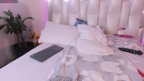 darlyn_tenderhot__ online show from March 6, 8:52 pm