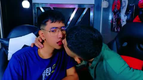 darwinandbrayan online show from November 21, 9:13 pm