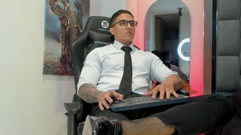 Dash online show from February 6, 1:25 pm