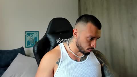 DAVE MAX online show from November 9, 3:04 pm