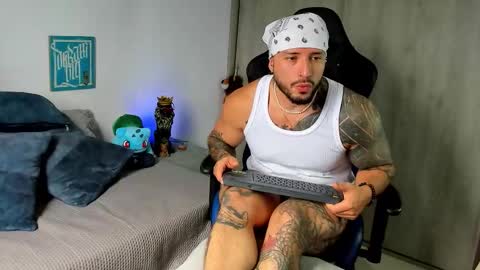 DAVE MAX online show from November 14, 3:36 pm