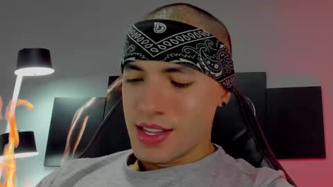 David Jons online show from February 9, 7:19 pm