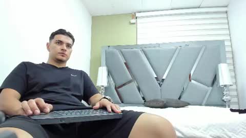 david_victoriaa online show from June 10, 1:10 pm
