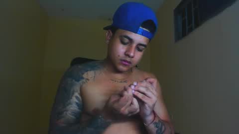 Lennon online show from December 2, 7:40 am