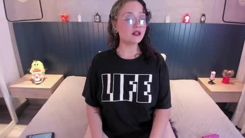 Emma online show from September 26, 4:09 am