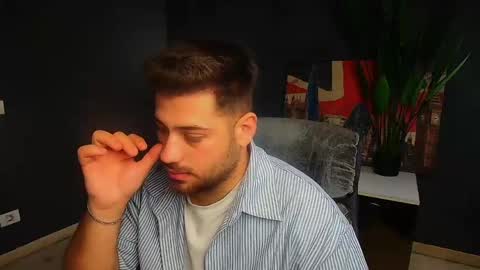 DaxGreer online show from May 20, 4:42 am