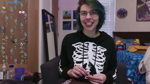 Snapshot of deadratsoup chatting on January 28, 4:19 pm Rat online show from January 28, 4:19 pm