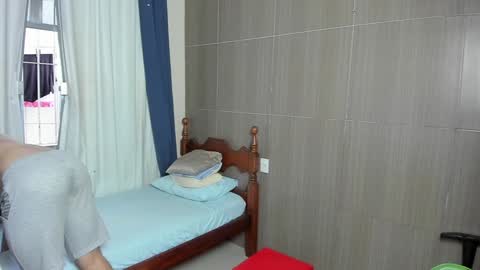 Snapshot of deanlek chatting on December 19, 8:23 pm Dean online show from December 19, 8:23 pm