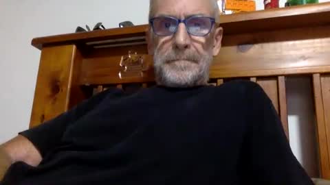 deanofflove2210 online show from January 8, 5:59 am