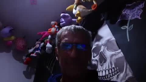 deanofflove2210 online show from August 5, 5:15 am