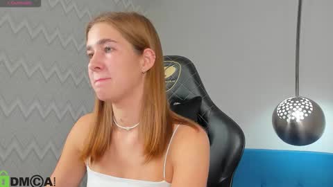 Jennifer online show from September 20, 11:30 pm