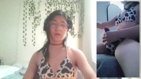 deciduousdoll online show from December 3, 9:04 pm