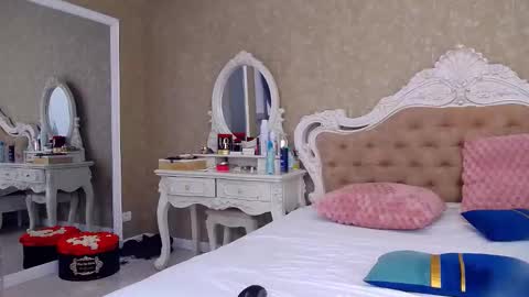 DeenaJay online show from November 12, 6:38 am