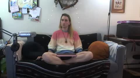 definatelyvegan online show from March 6, 1:05 am