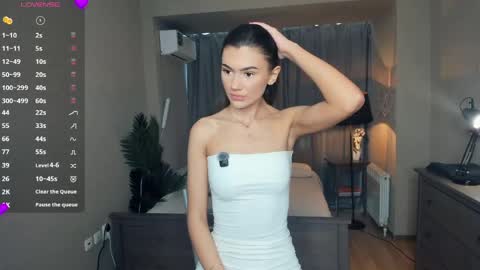 Laura online show from April 23, 7:49 am