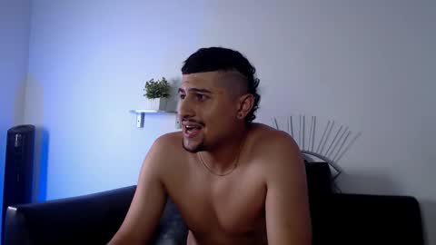  DEIVY  online show from November 26, 5:59 am