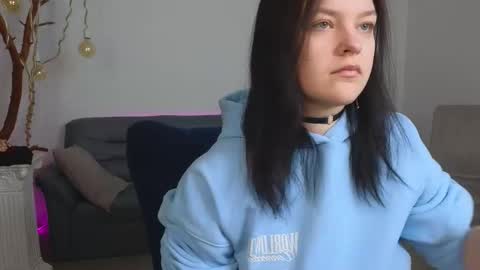 deliaeffy online show from March 24, 2:01 pm