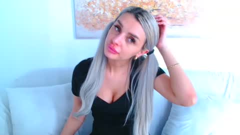 Snapshot of deliciaalove chatting on March 3, 11:35 pm deliciaalove online show from March 3, 11:35 pm