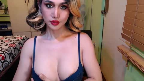 Snapshot of deliciosats chatting on February 26, 7:55 am Mercedes online show from February 26, 7:55 am