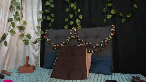 Delilah  online show from March 28, 9:49 pm